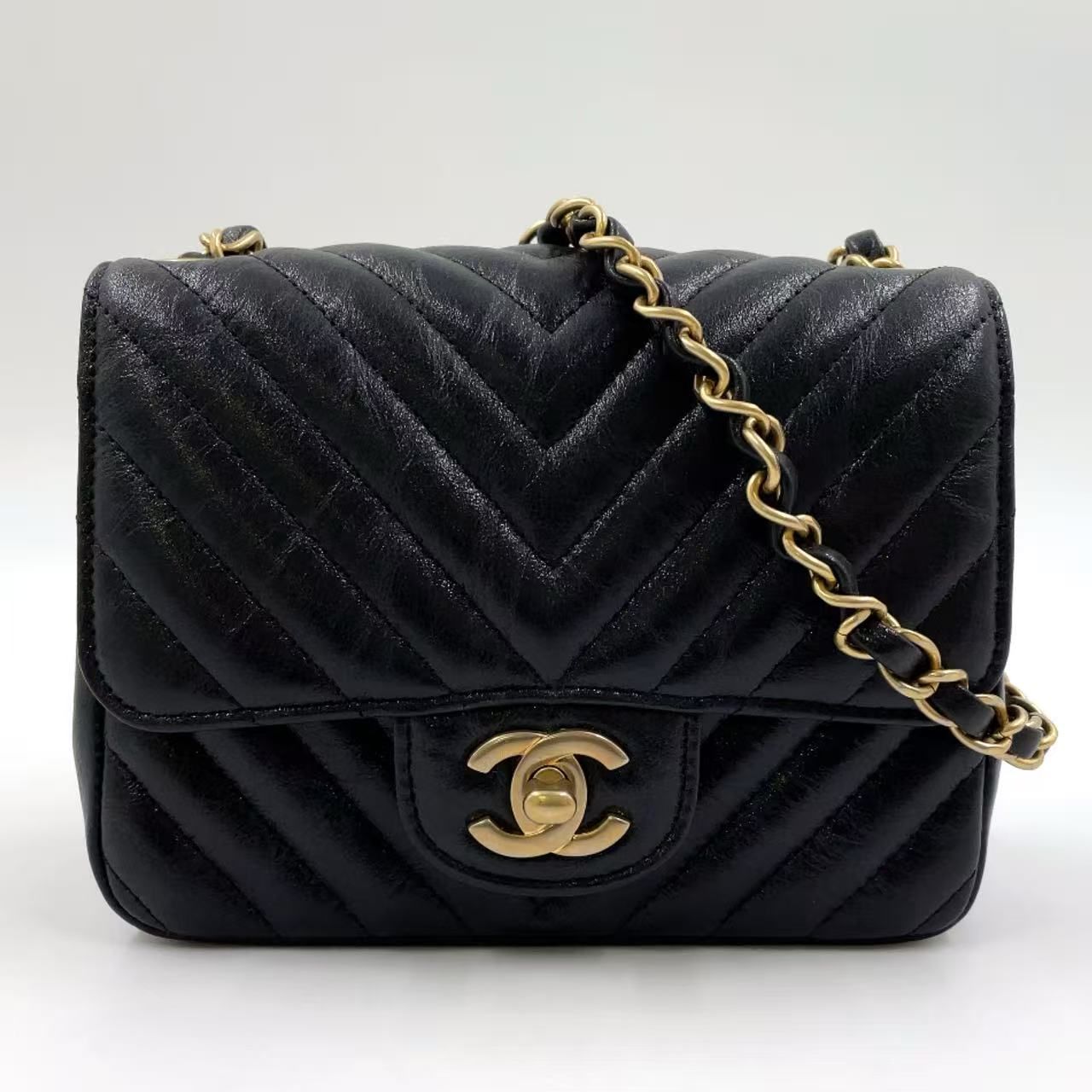CHANEL ミニマトラッセ Vステッチ シリアル番号26番台 ラムスキン