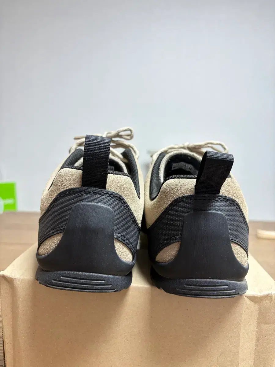  キーン ジャスパー スニーカー ベージュ 260 登山靴 トレッキングシューズ アウトドアシューズ