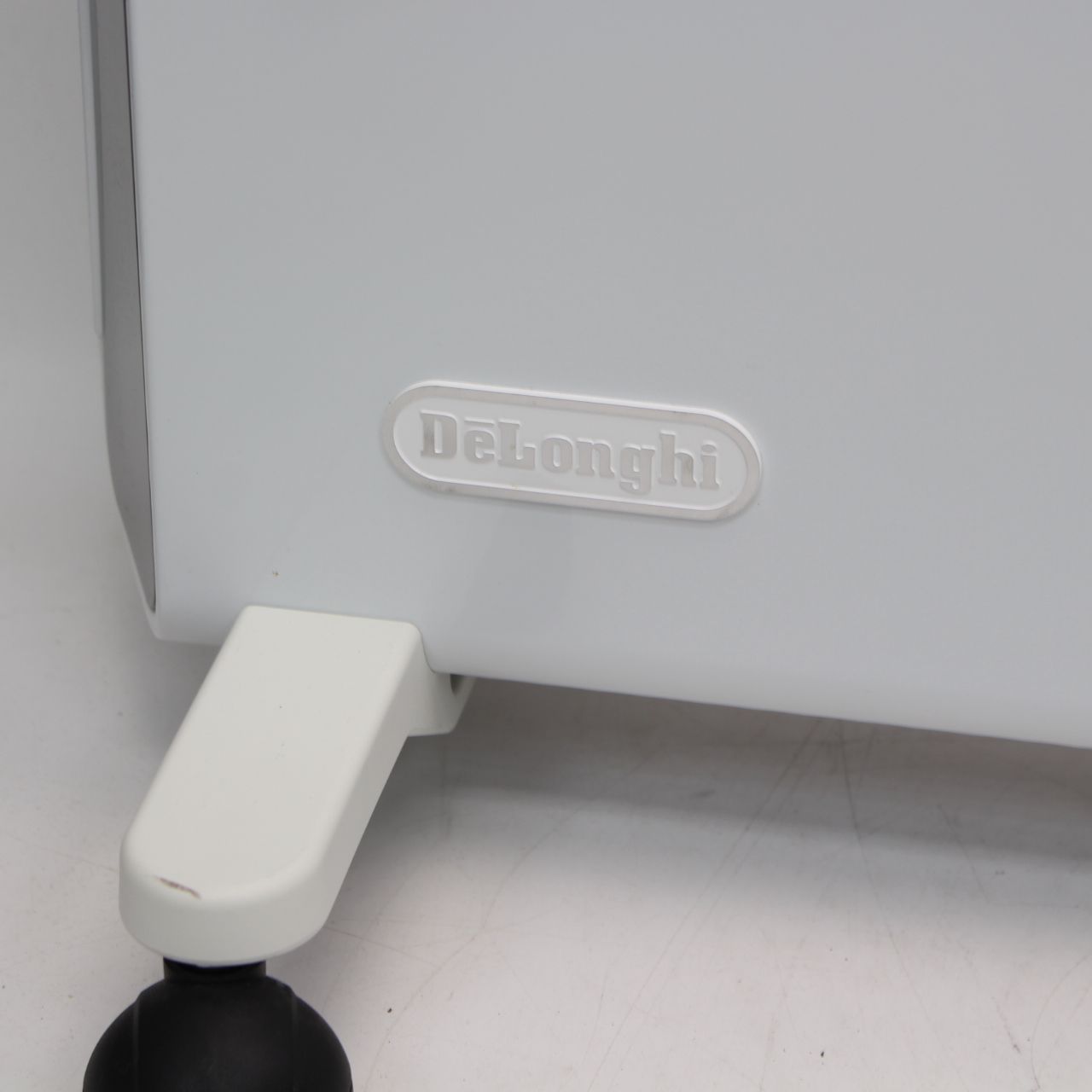 070)【美品】DeLonghi デロンギ コンベクターヒーター HXJ60L12-WH