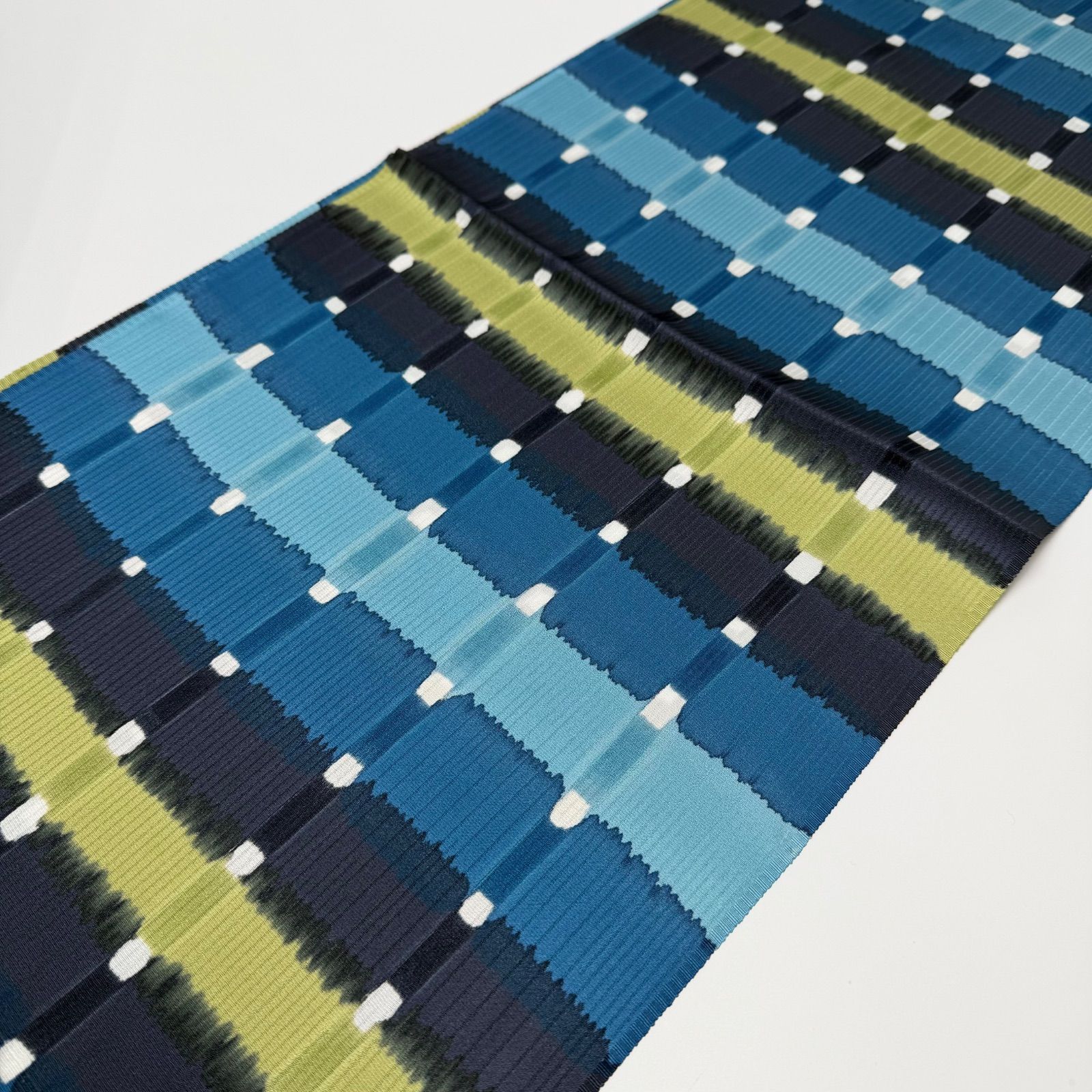 帯揚げ 和小物さくら 横段 四色グラデーションぼかし 0224