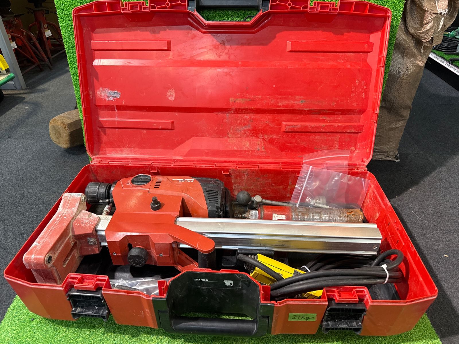 ｻ-210 一瞬メンテナンスランプ点灯 HILTI DD 120 コアドリル ケース有