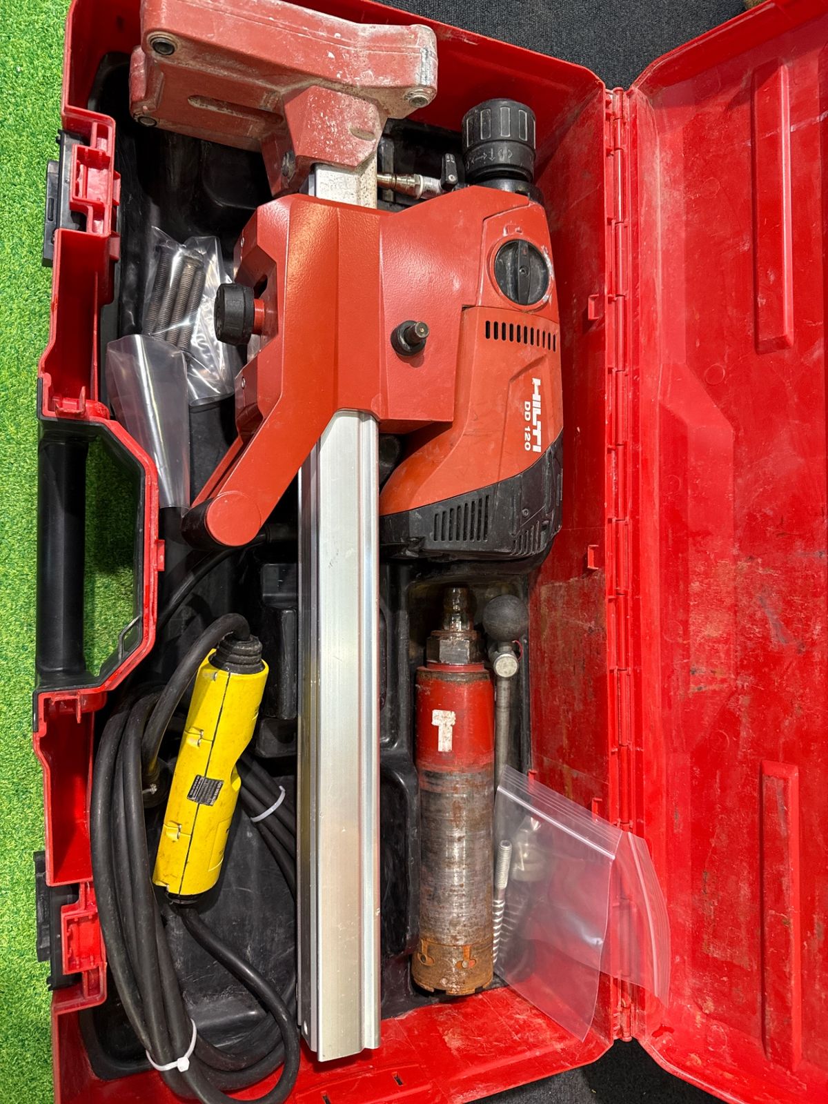 ｻ-210 一瞬メンテナンスランプ点灯 HILTI DD 120 コアドリル ケース有