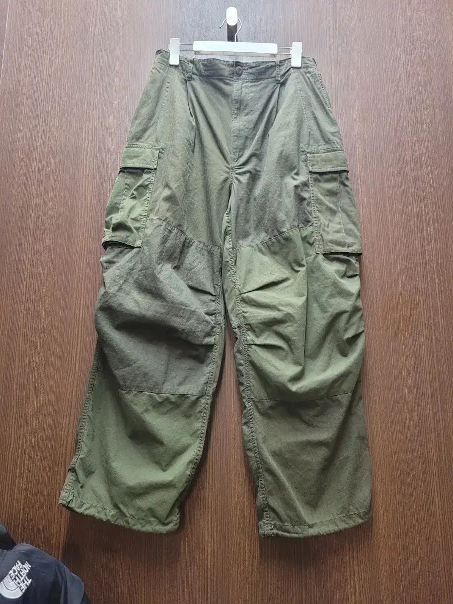 BEAMS カーゴワイド パンツ メンズ 34