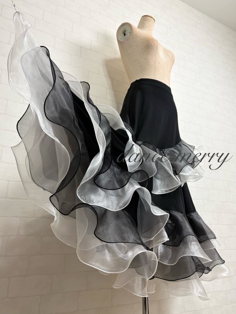 新品　豪華　社交ダンス　スカート　白　黒　フリル　パーティ　タンゴ　3357 MERRY】新品 豪華 社交ダンス スカート 白 黒 フリル パーティ タンゴ