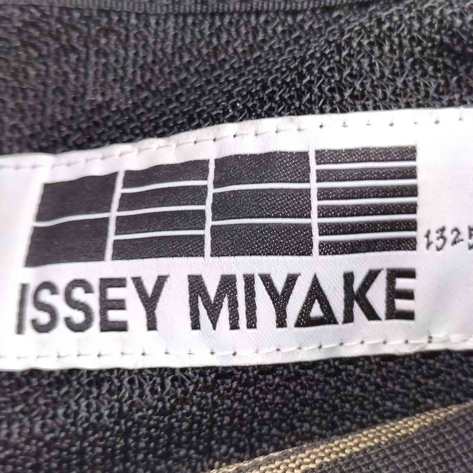 イッセイミヤケ ISSEY MIYAKE 1325. 帯 プリーツ ショルダーバッグ