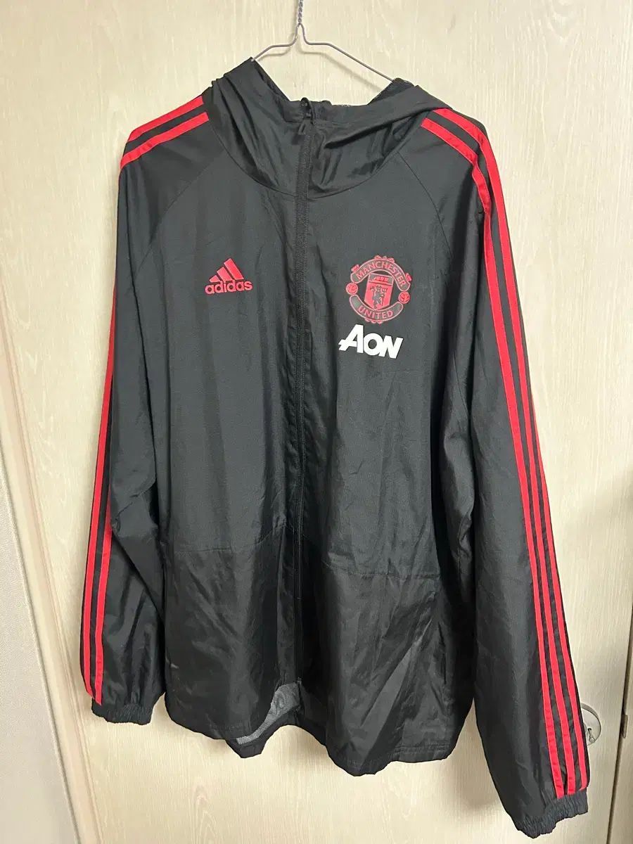 adidas マンチェスター・ユナイテッド ウィンドブレーカー ピステ・ウィンドブレーカー マンチェスター・ユナイテッド - メルカリ
