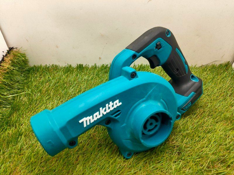 マキタ Makita 充電式ブロワ 18 V 3 Ah バッテリ 充電器付 充電回数6回
