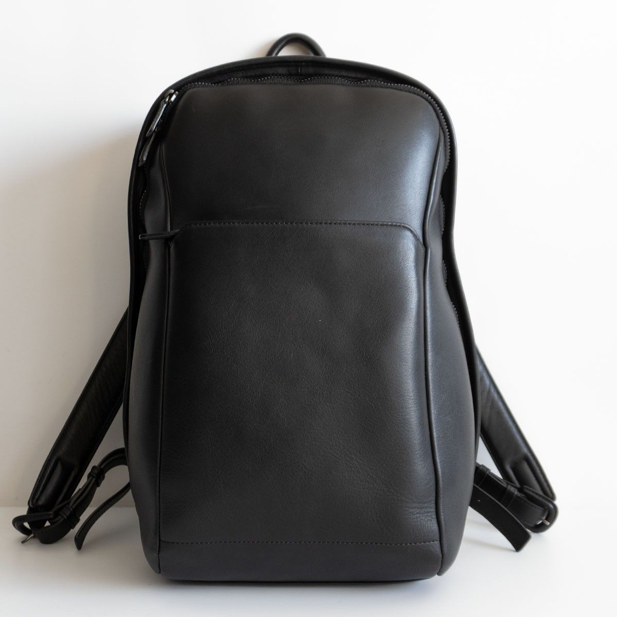 美品】 土屋鞄 【ヴァイノ ラウンドバックパック】 ブラック リュック 