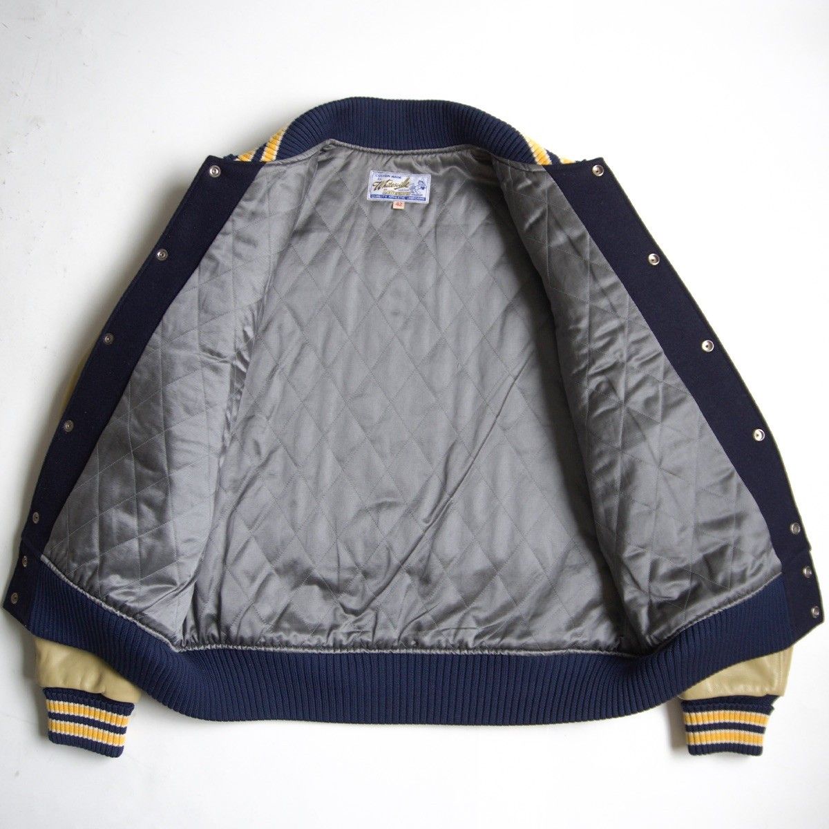 美品】WHITESVILLE【フルデコ レザースリーブ スタジャン】42