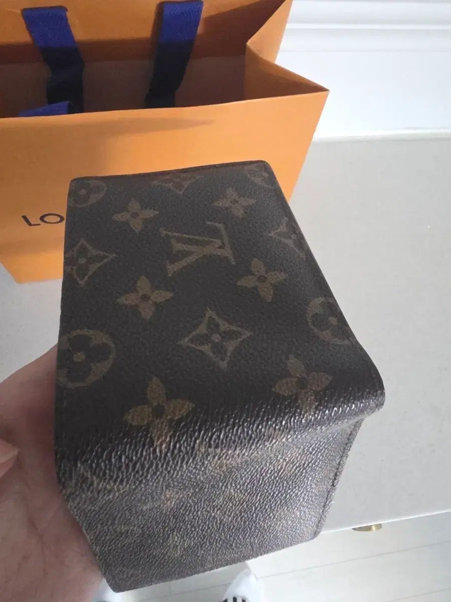 ルイヴィトン ミュルティプリ 二つ折り財布