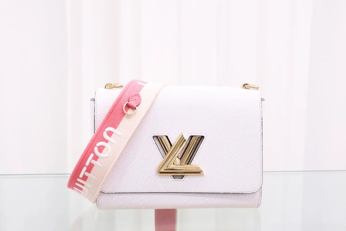 Louis Vuitton トゥウィー MM 白 クロス ショルダーバッグ M 20681 デパート