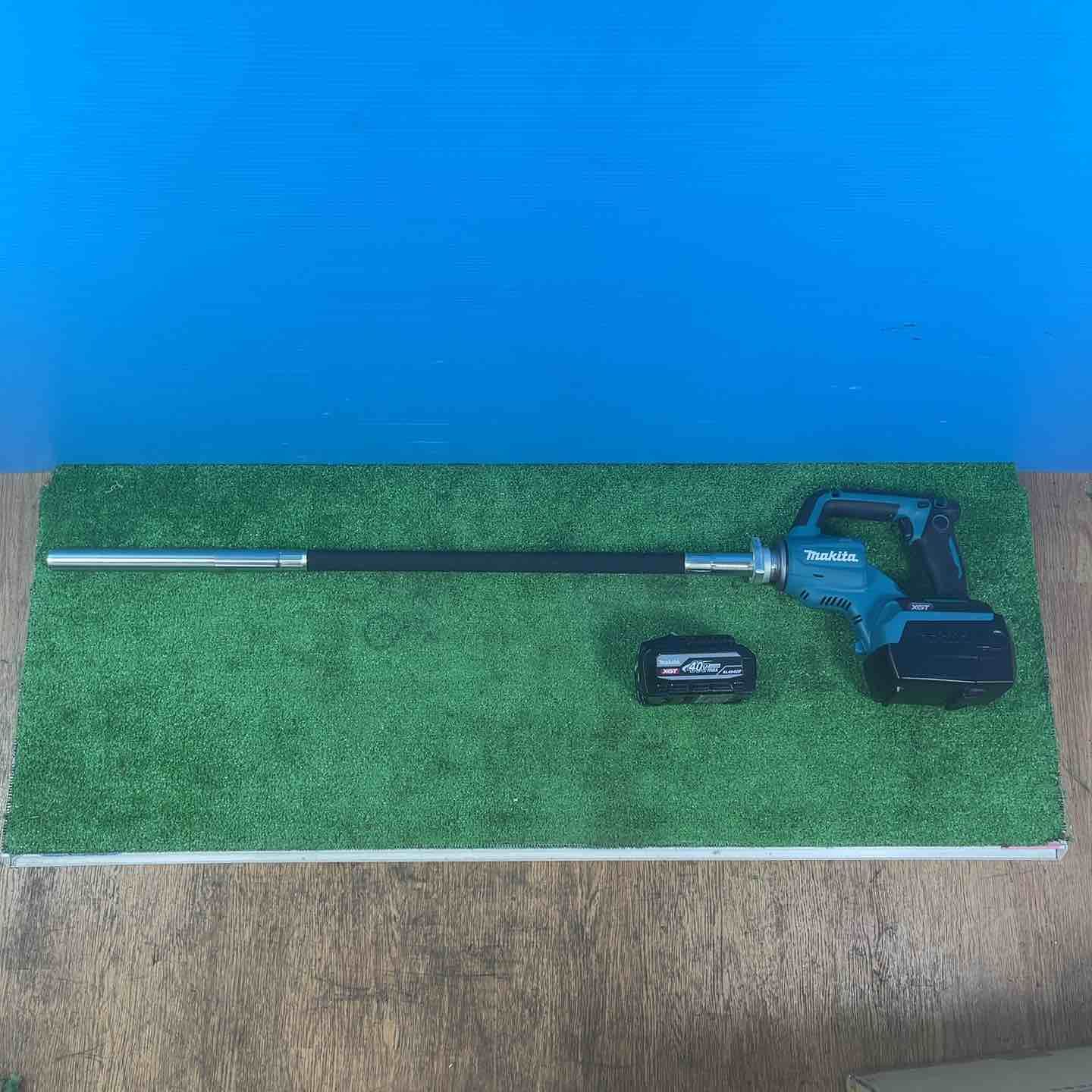 マキタ makita コードレスコンクリートバイブレータ 高出力バッテリーBL 4040 F付