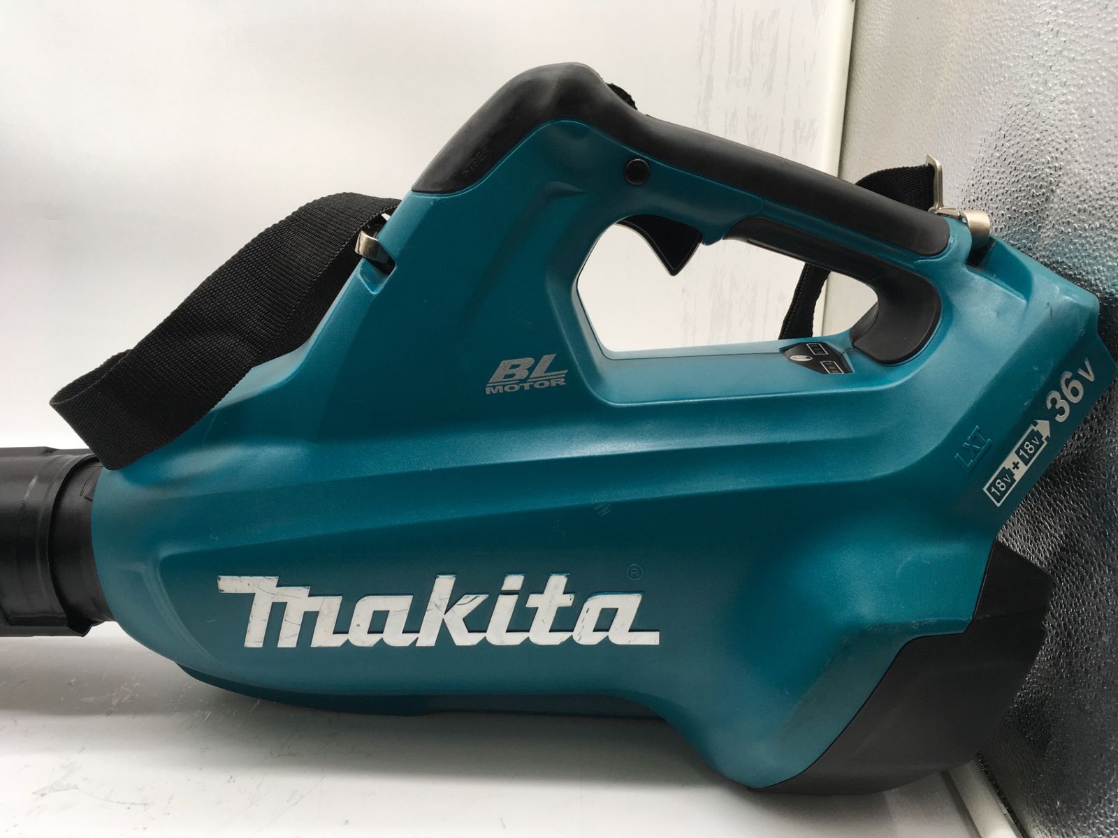 品 Makita マキタ 充電式ブロワ 本体のみ バッテリー 充電器別売 エコツール岡崎インター店 M 02