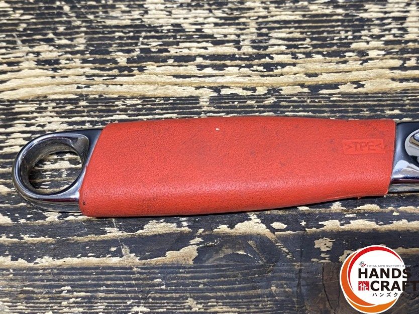 B アジャスタブルレンチ