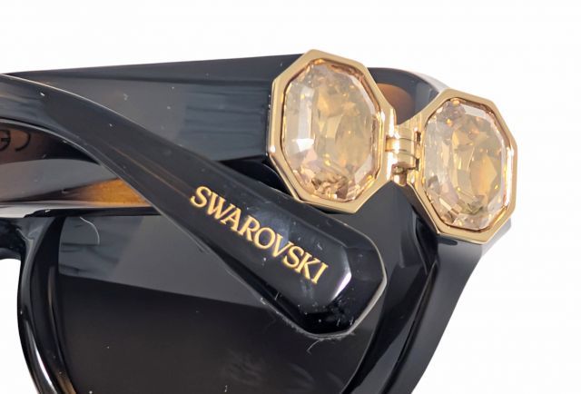 未使用 スワロフスキー サングラス バタフライ SK6037 クリスタル　べっ甲柄　ブラウン　ストーン SWAROVSKI 石　大粒　ラインストーン 未使用 スワロフスキー サングラス バタフライ SK6037 クリスタル