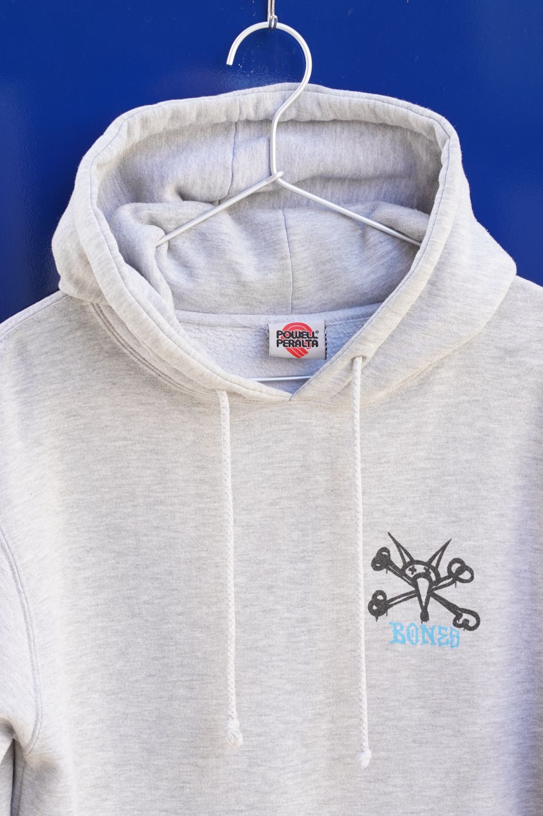 Powell Peralta（パウエル・ペラルタ）“BONES” プルオーバースウェット
