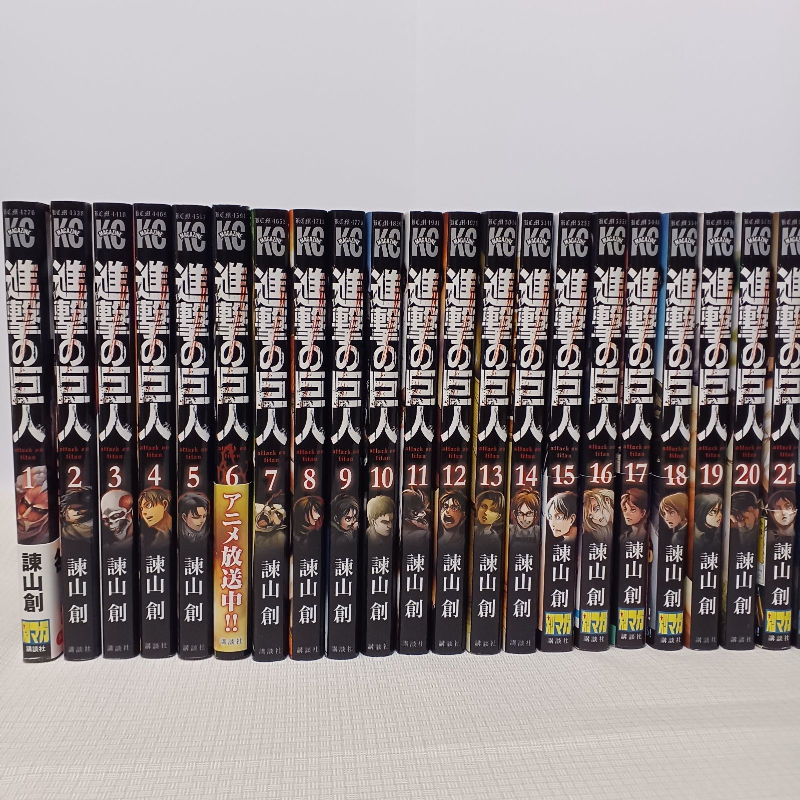 進撃の巨人 全34巻セット (全巻セット)＋関連本12冊 - メルカリ