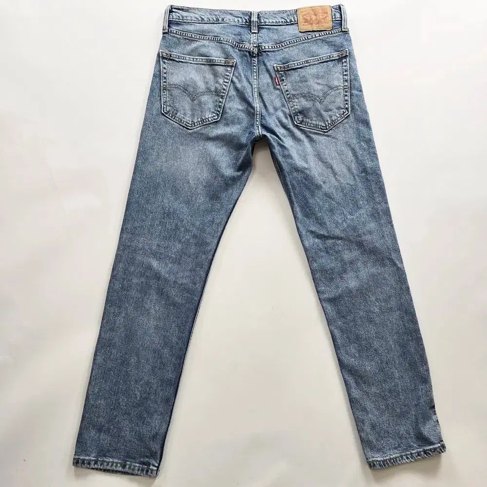 人気定番，新品 リーバイス デニム ズボン ストレッチ デニム サイズ32 R2562 その他