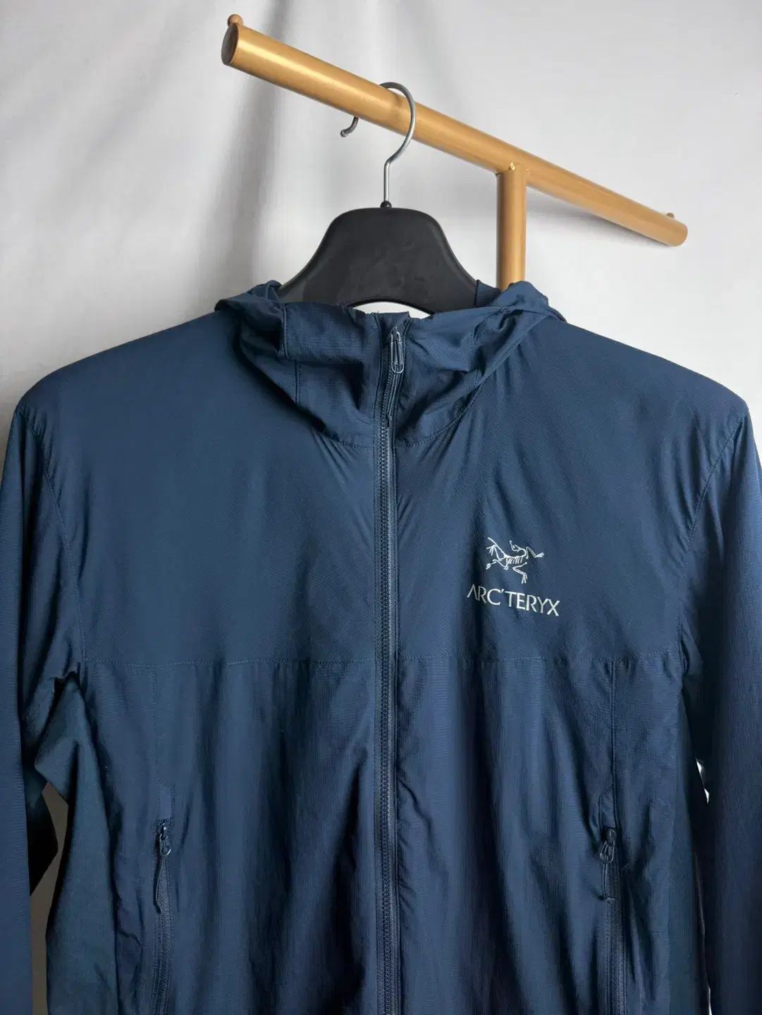 S ARC TERYX アトム フーディー