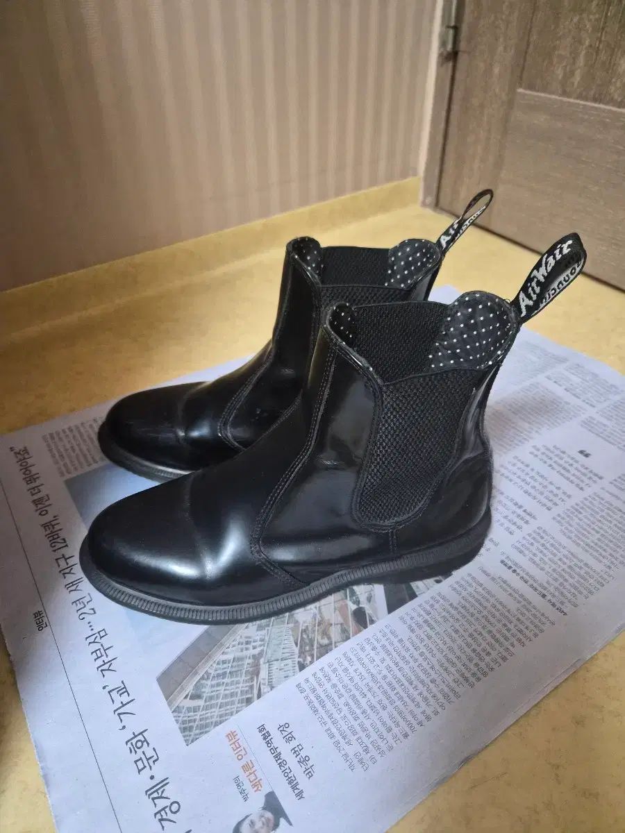 DR. MARTENS ドクターマーチン フローラ uk 4