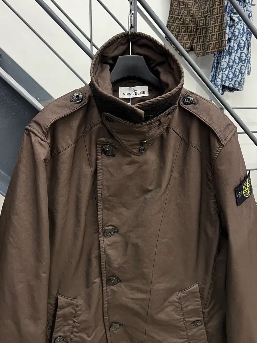 美品　Stone  ナイロンジャケット　Mサイズ STONE ナイロンジャケット M STONE ISLAND - 【ラスト1点】 41920