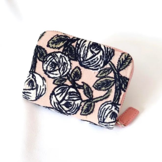 ✿完成参考 rosy ピンク じゃばらミニ財布 ミナペルホネン 受注製作】刺繍1つ ・rosy ピンク じゃばらミニ財布 ミナペルホネン