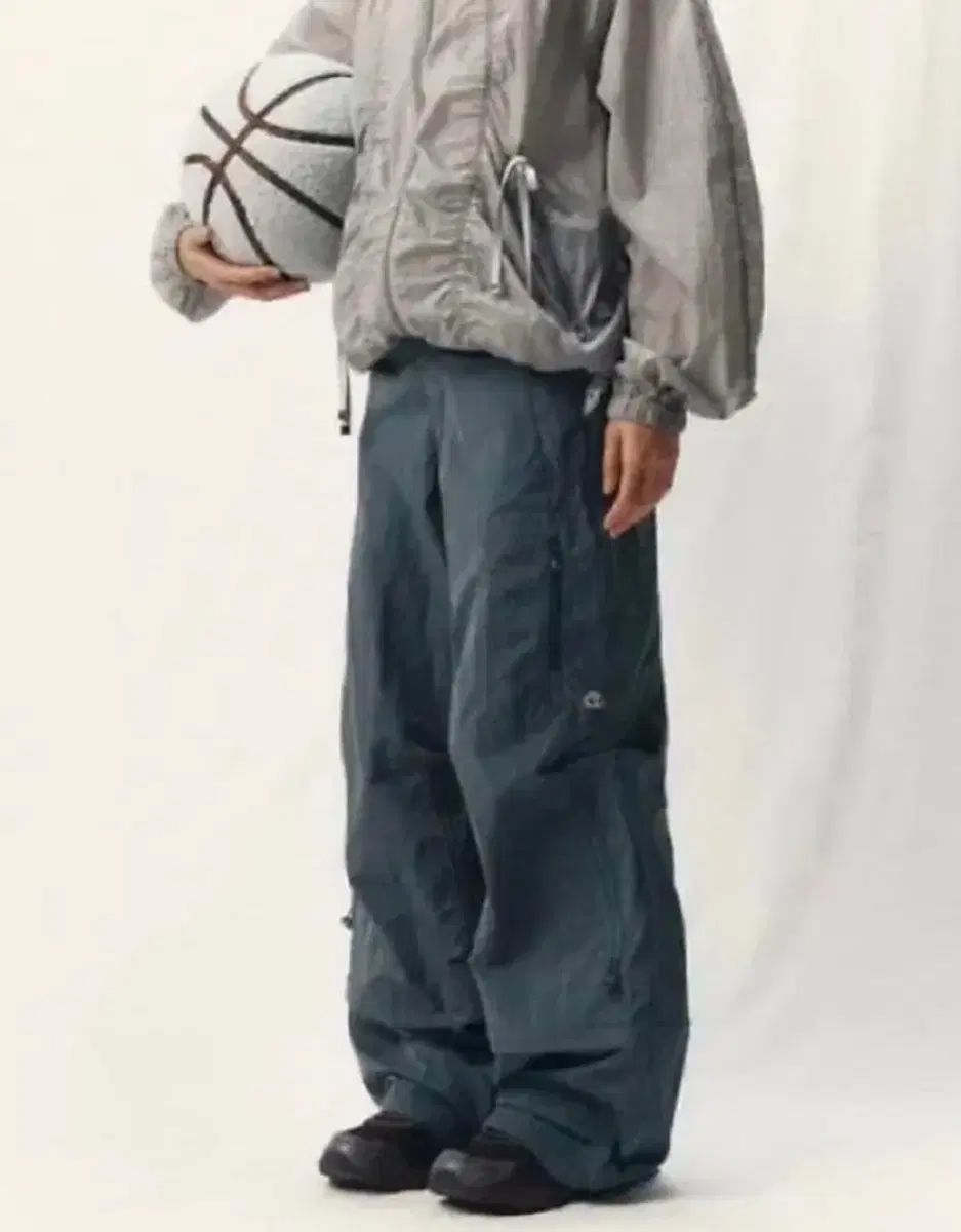 コイセイオ coyseio レースシャーリングパンツ グレー 出品 - メルカリ