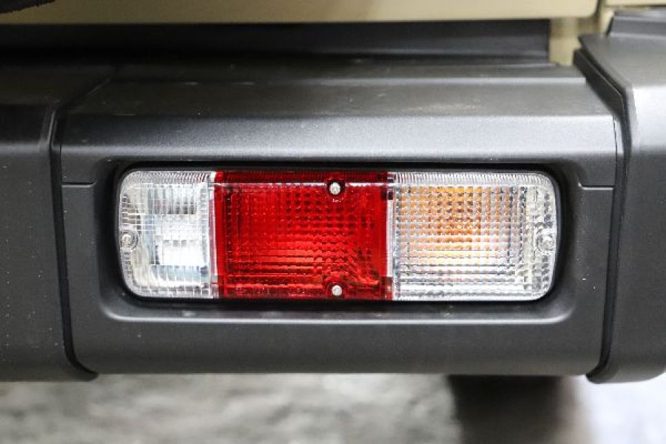 【新品 トヨタ純正】 ランクル / 70系 /テールランプ / 左右セット 新品 トヨタ純正】 ランクル / 70系 /テールランプ / 左右セット