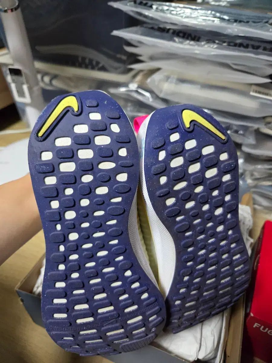 ナイキ リアクト インフィニティ RUN 4 260 mm 燃料 グローブ