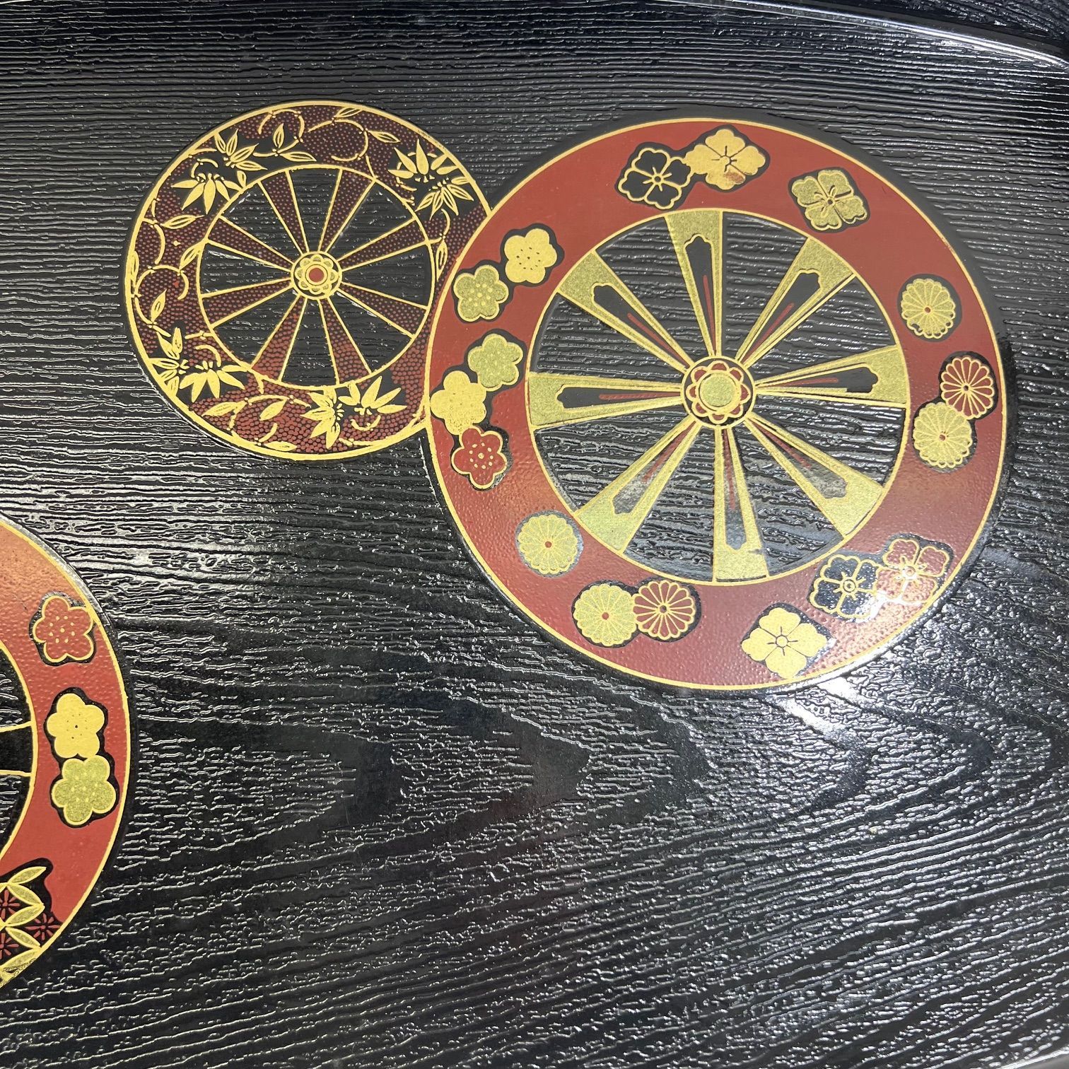 美品】和盆 長手盆 赤と金の蒔絵風 御所車 - メルカリ