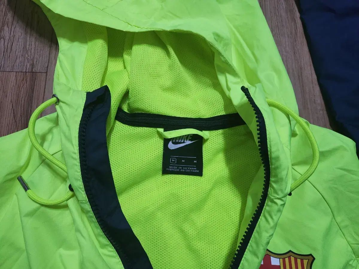直接取引 NIKE FC バルセロナ ウィンドブレーカー M - メルカリ