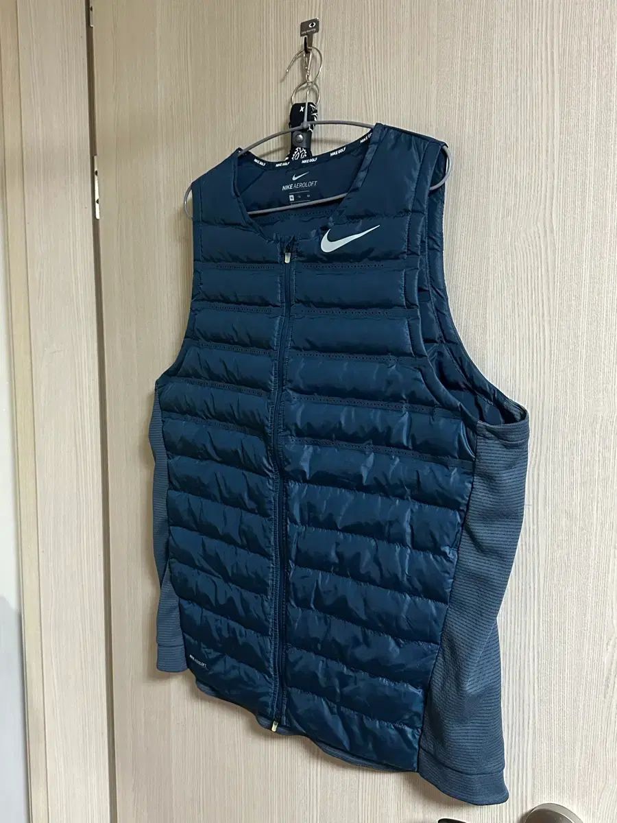 ナイキ エアロロフト ダウン ベスト - メルカリ
