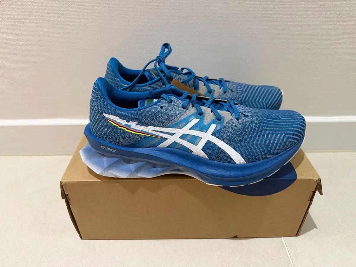 アシックス ノヴァブラスト Glitch Mode ブルー 265