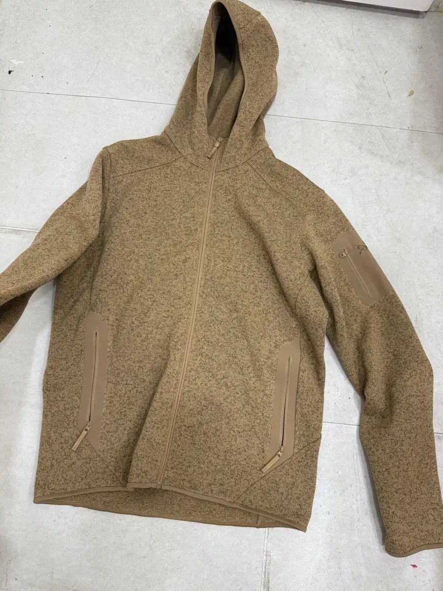 ARC TERYX アークテリクス カバー COVER フーディー M サイズ