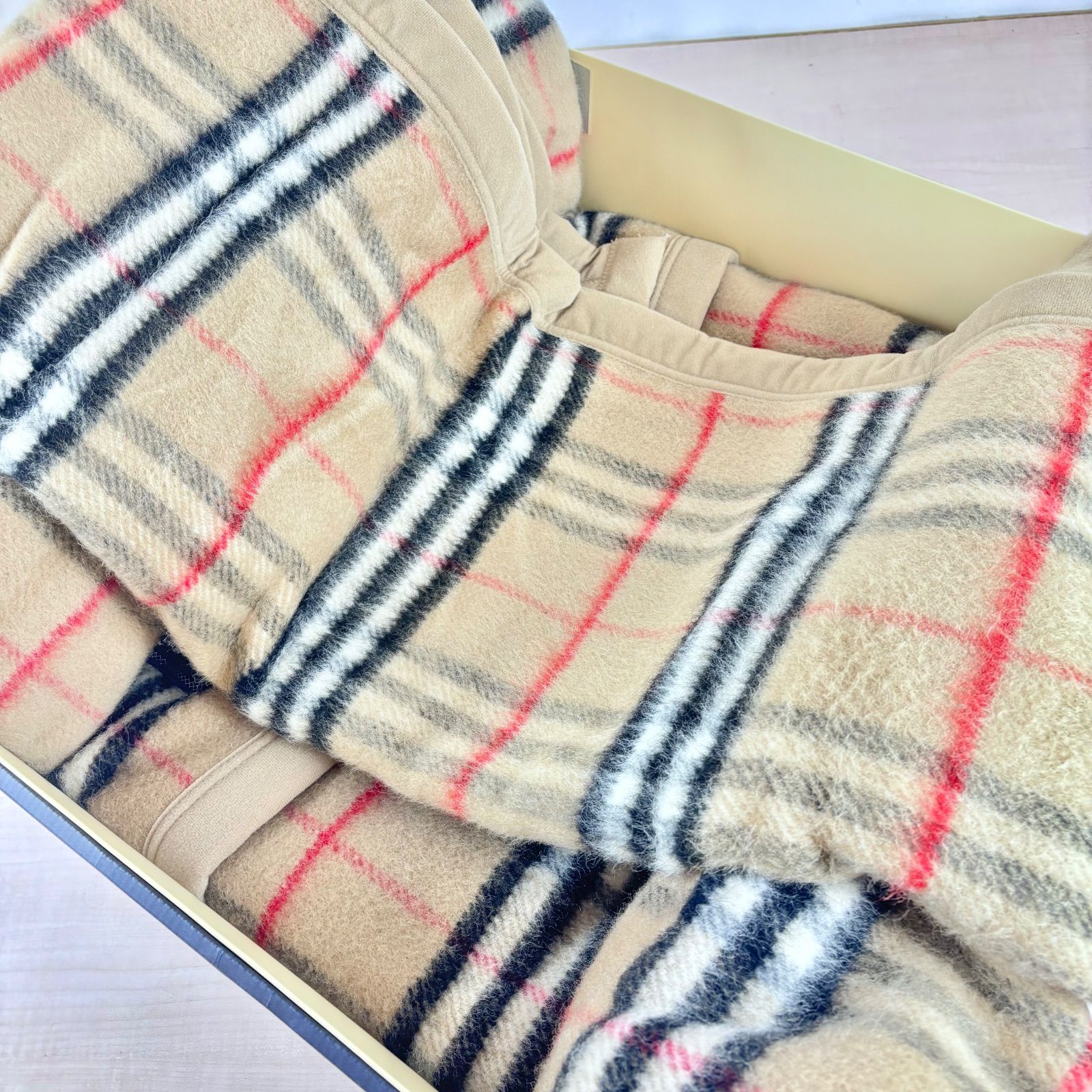 未使用品】Burberrys 西川産業 純毛毛布 140×200cm 毛100％ - メルカリ