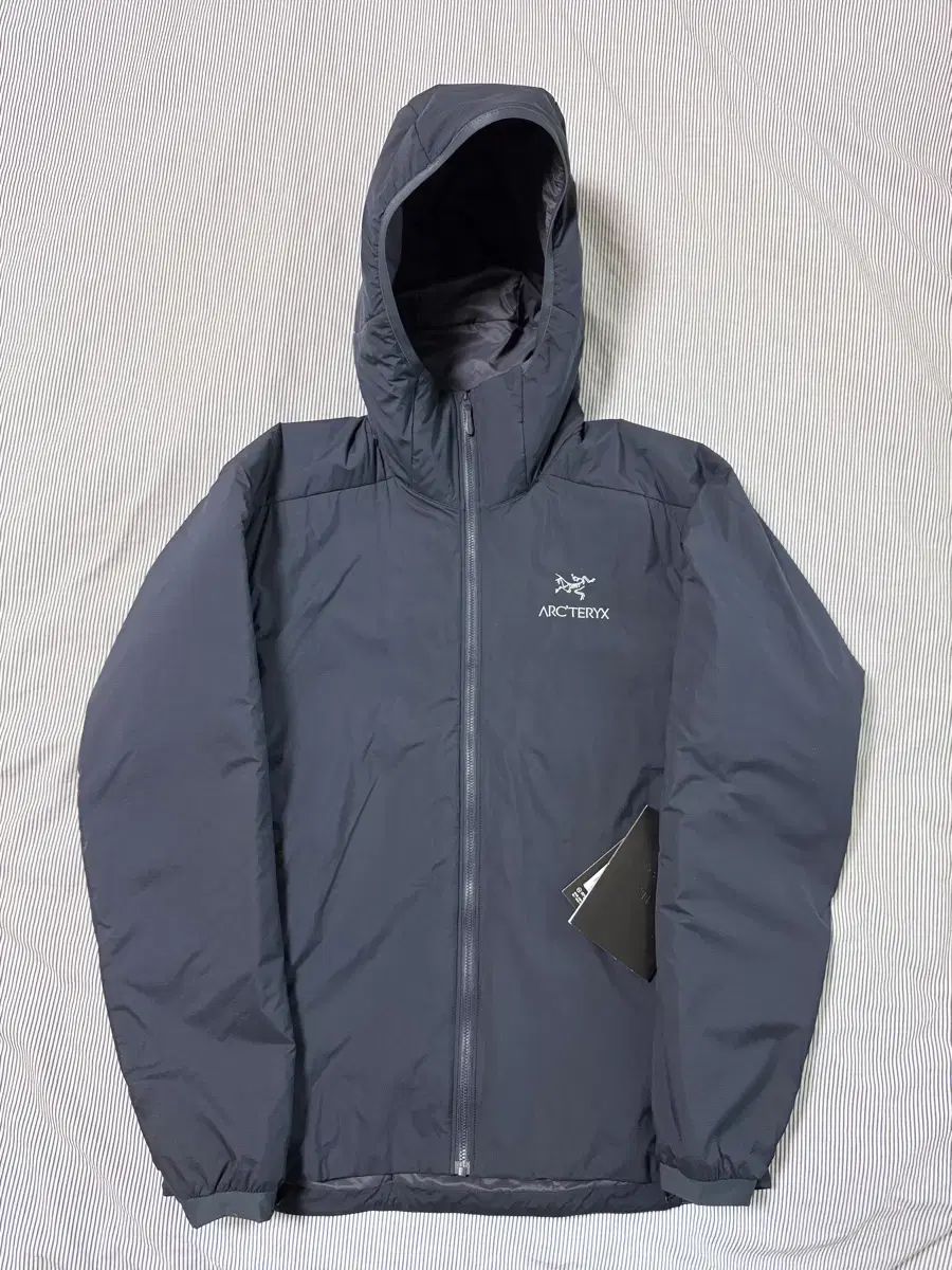ARC TERYX アトム LT フーディ キングフィッシャー M