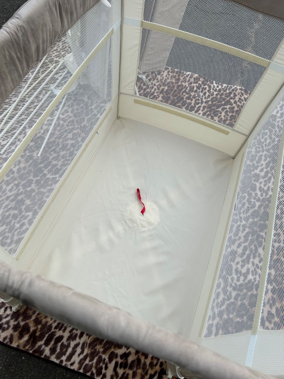 アップリカ ココネルエアープラス ホワイトベージュ ベビーベッド