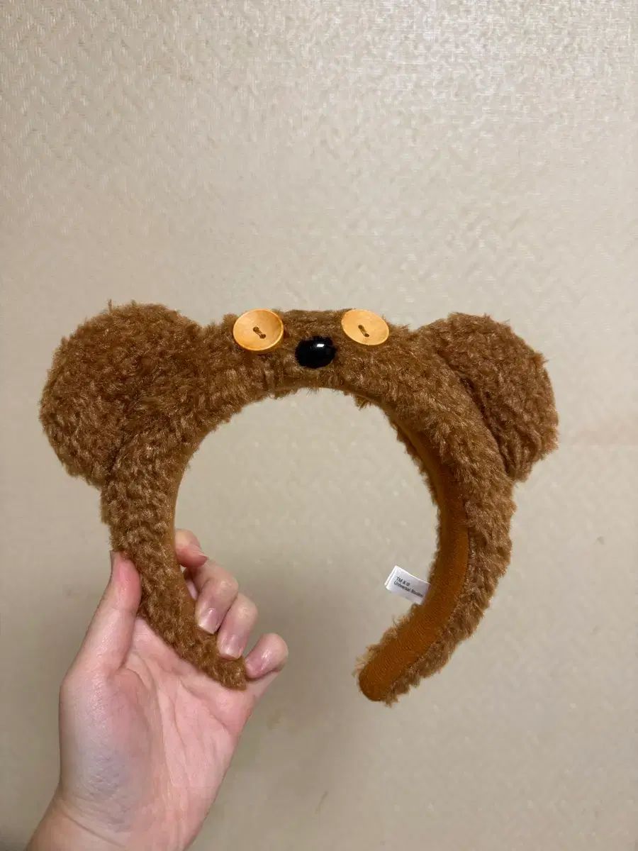 ポップコーンバケットとカチューシャ