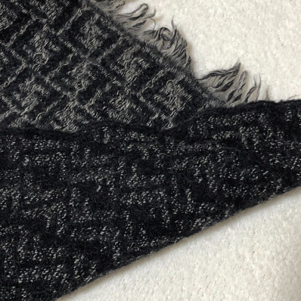 美品 FENDI フェンディ ズッカ ブラック マフラー FFロゴ 羊毛
