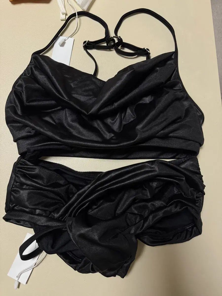 アナンキャ ポールダンス ウェア ニュー胸 ドレープ ブラック s