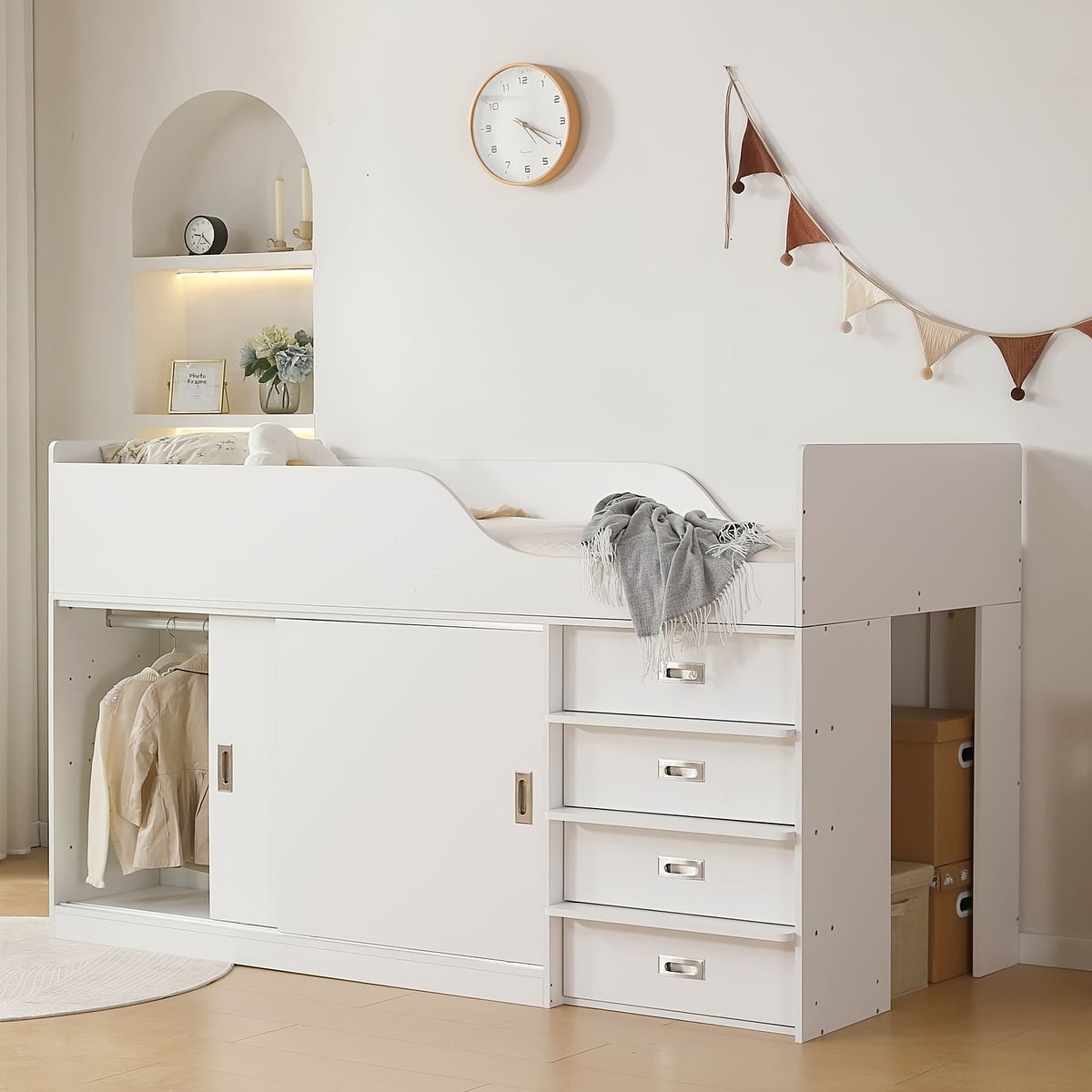 省スペース設計 ロフトベッド 低め115 cm シングルベッド ベッド下収納 ワードローブ付き 木製 狭い部屋に最適 簡単組立 ホワイト 子供部屋 一人暮らしに