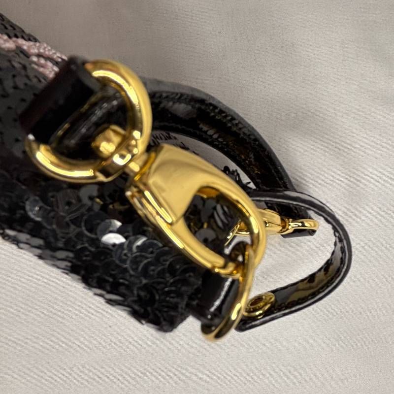 ハローキティ Che Che New York コラボ スパンコール スマホポーチ