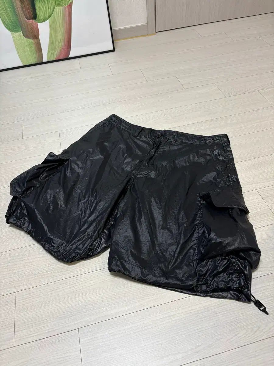 OUR LEGACY アワーレガシー マウント ショーツ ブラック パラシュート テック パンツ リップストップ 50