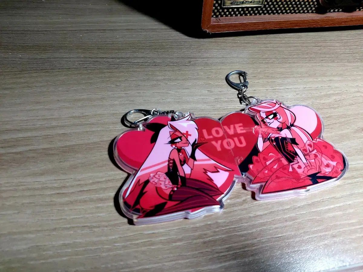 ハズビン ホテル モデル バレンタインデー チャーリー-バギー キーリング