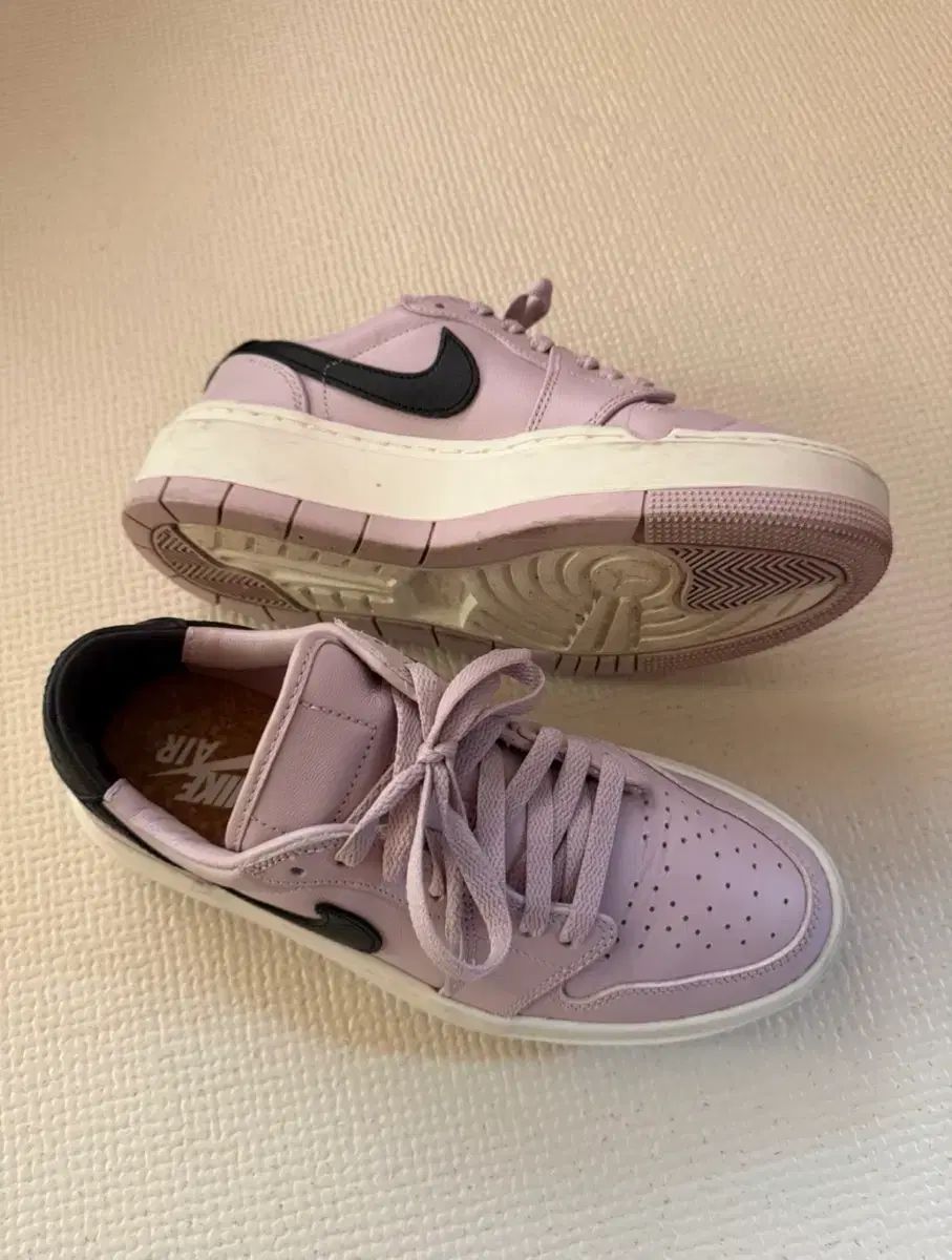 ナイキ エア ジョーダン 1 エリベート ロー 240