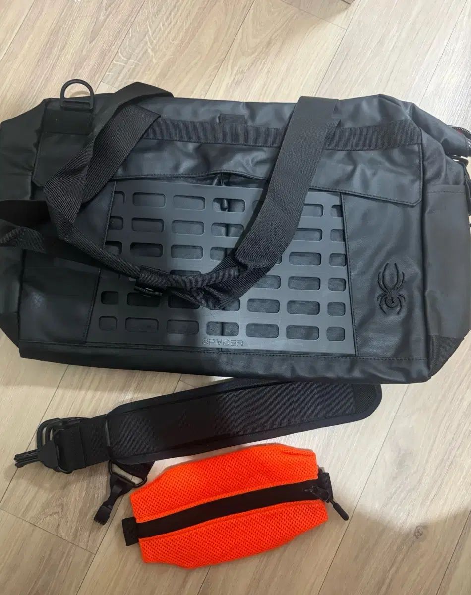 スパイダー メッセンジャーバッグ