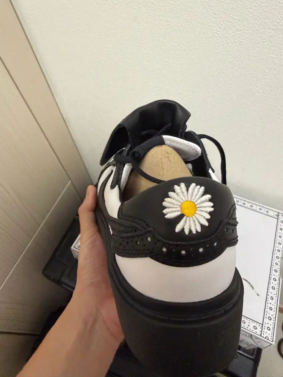 NIKE クウォンド1 ブラック アンド 白