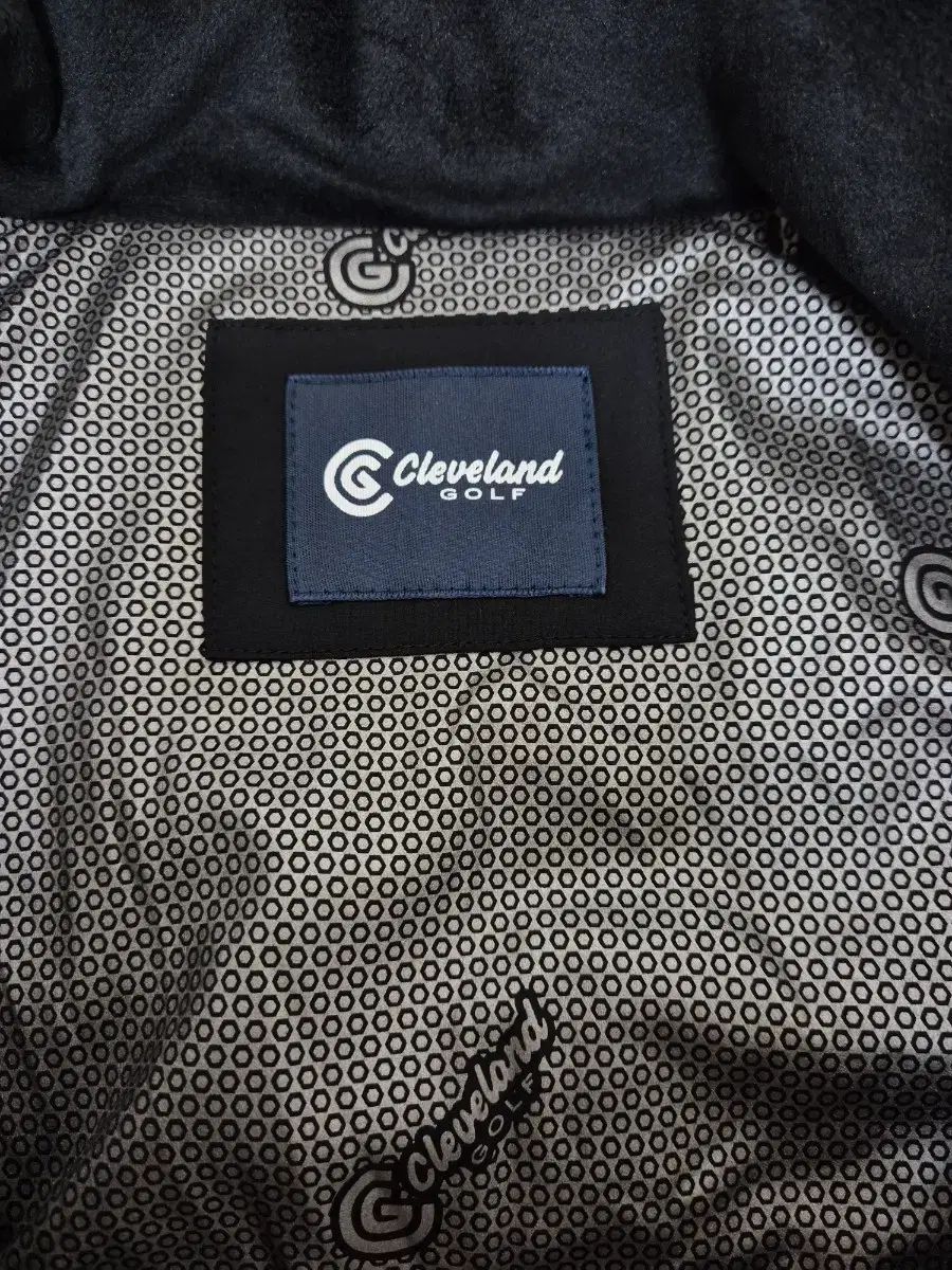 クリーブランドゴルフ防風ニットダウンジャケット