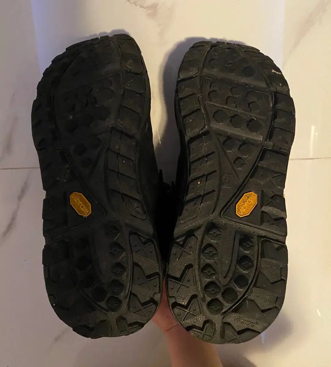 HOKA ONE トー ウルトラ ハイ 275