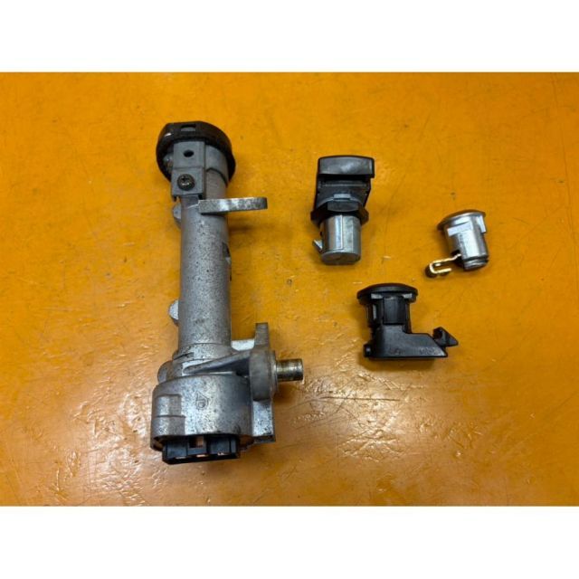 ZC 30735]@スズキ SUZUKI スカイウェイブ250 CJ42A-103 キーセット 鍵